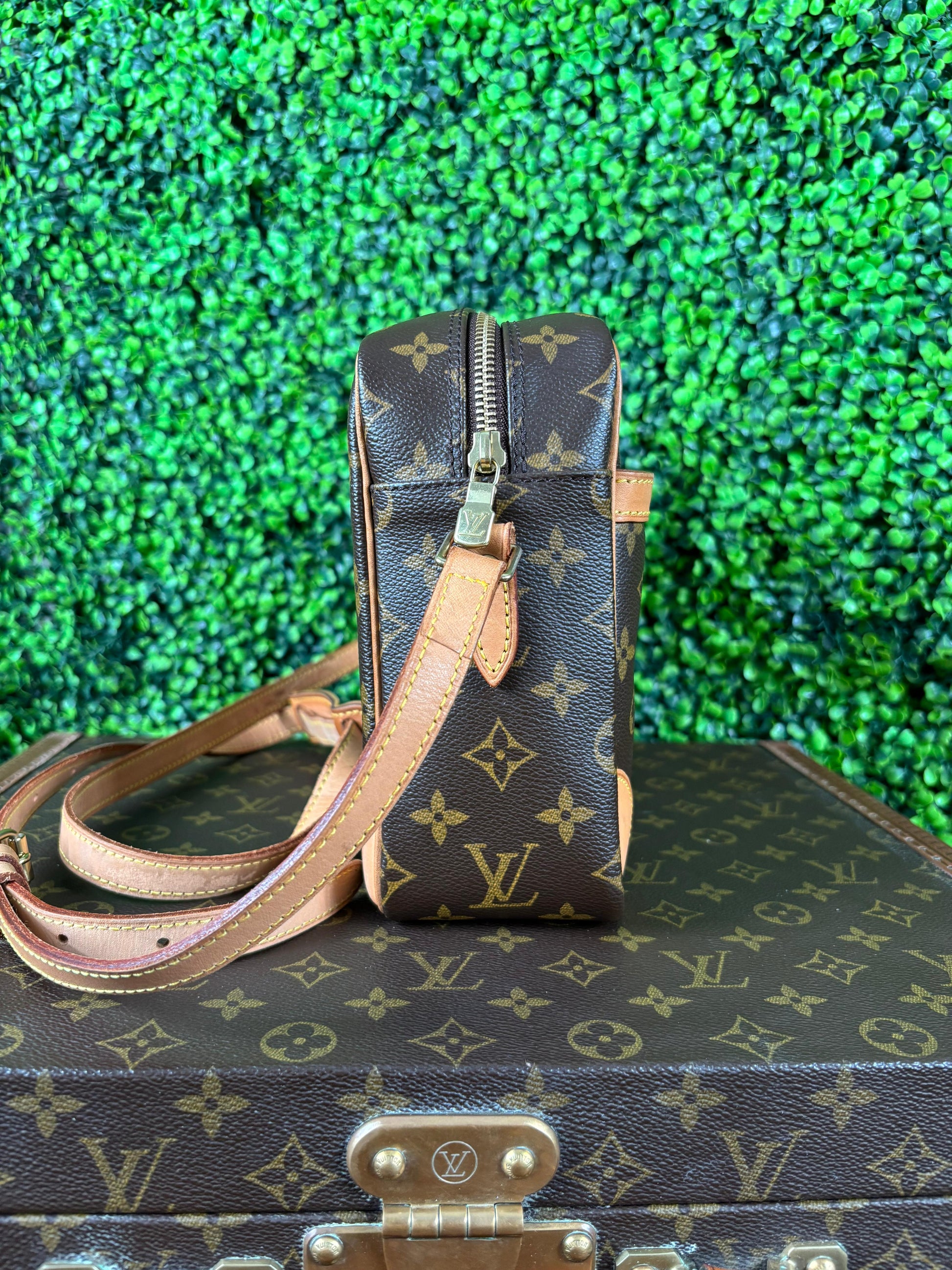 Louis Vuitton Trocadero Monogram 30