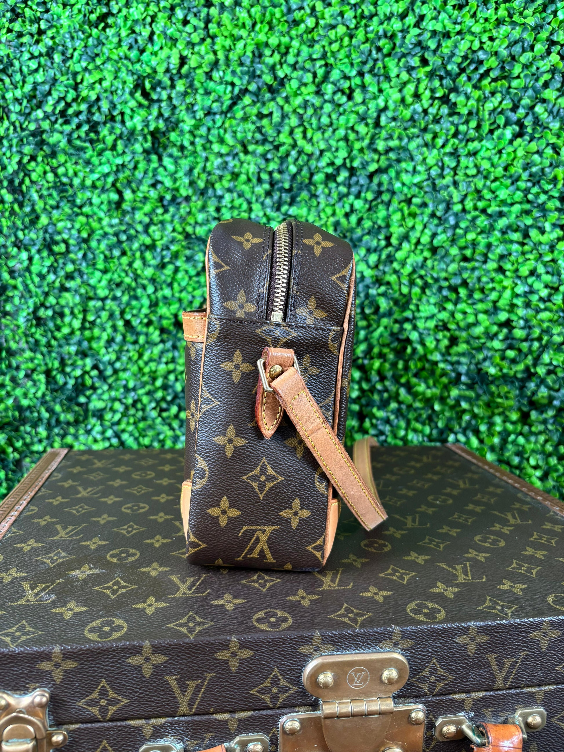 Louis Vuitton Trocadero Monogram 30